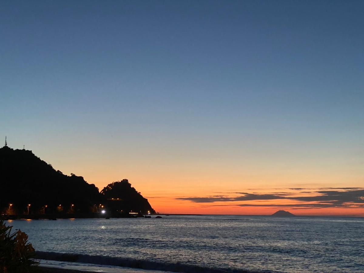 B&B Il Tramonto Capo dʼOrlando Exteriör bild